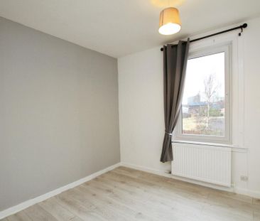 3 bedroom flat to rent - Photo 5