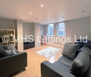 5 Bedroom Mid Terraced House for rent in Burchett Grove - Photo 1