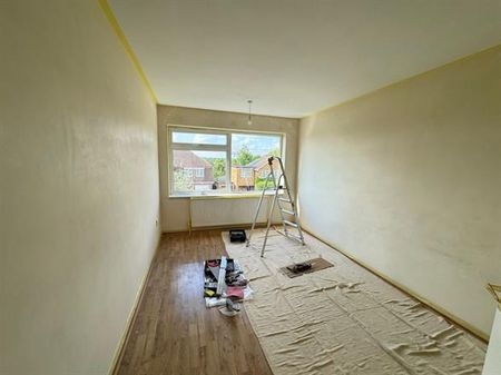 Cornwall House, Uxbridge - Photo 2
