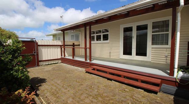 Sundrenched, spacious - Photo 1