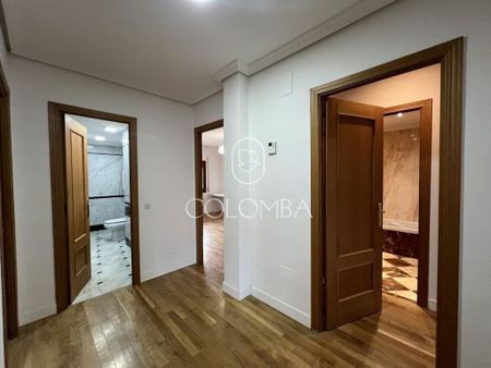 Luxury House for rent in Madrid, Autonomous Region of Madrid - Photo 4