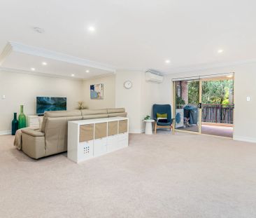 Spacious Three-Bedroom Apartment in a Prime Castle Hill Location - Photo 1