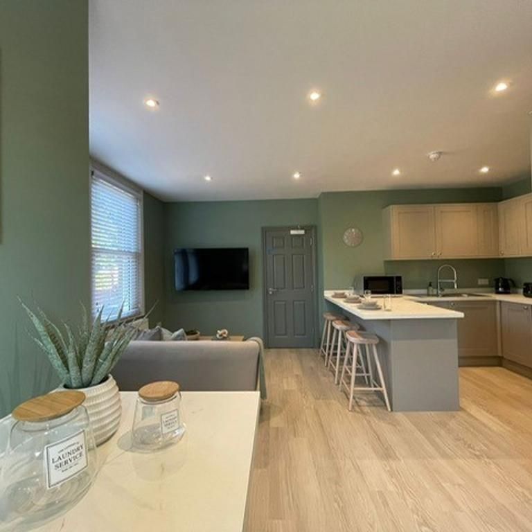1 bedroom in a house share to rent - Photo 1