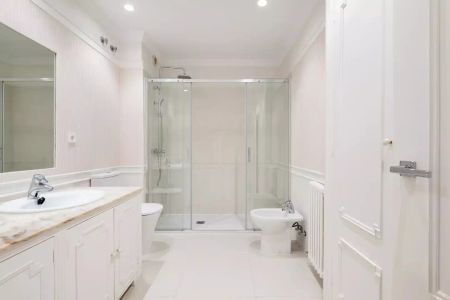 Piso de alquiler en Universidad - Malasaña - Photo 3