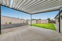 Modern Family Home with Airconditioning and Gas Cooking! - Photo 1