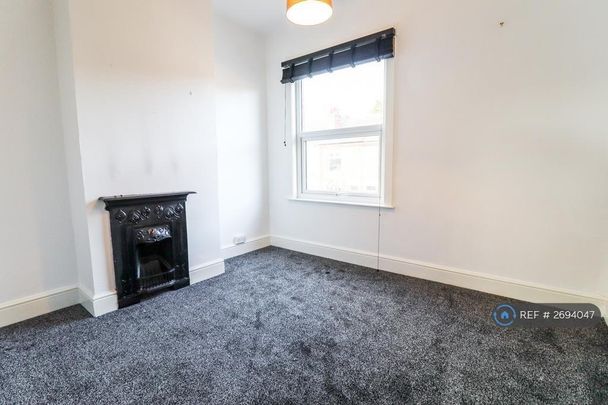 2 bedroom semi-detached house to rent - Photo 1