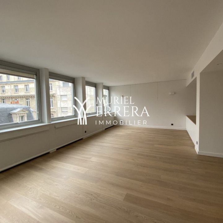 Appartement • Paris Eme Arrondissement - Photo 1