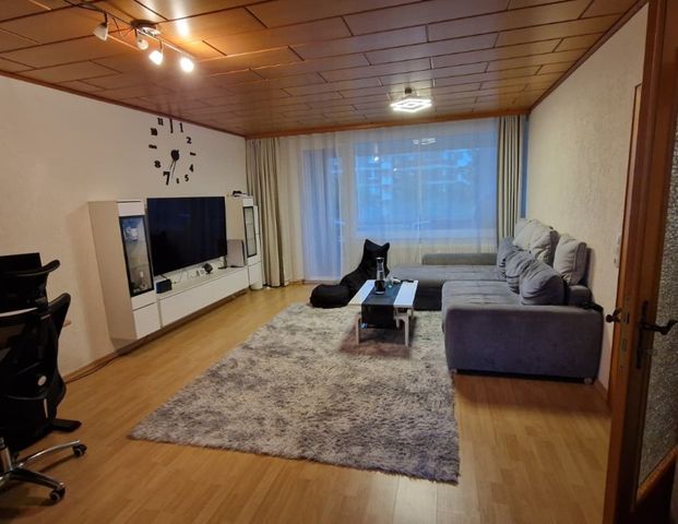 Gepflegte 2-Zimmerwohnung mit Loggia und Einbauküche - Photo 1