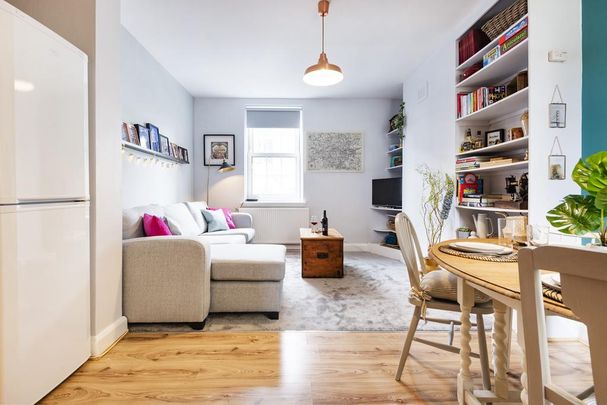 2 bedroom flat to rent - Photo 1