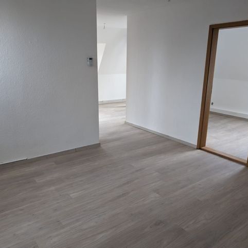 Sehr schöne 2 Zimmer Dachgeschosswohnung in Hagenow - Foto 1