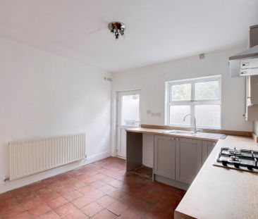 2 bedroom terraced house to rent - Photo 3