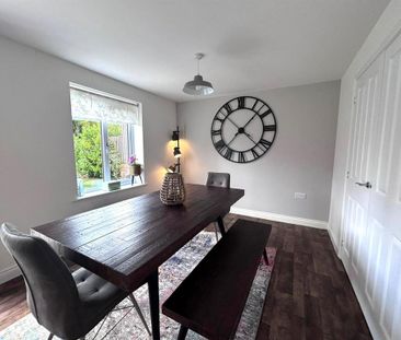 4 bedroom detached house to rent - Photo 3