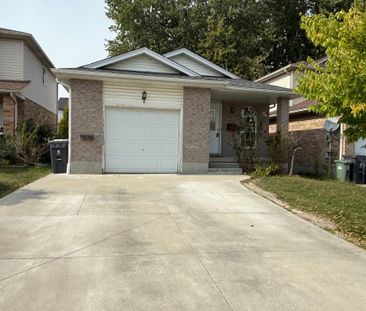 For Lease - 212 Country Club Drive, Guelph, Ontario - Photo 4