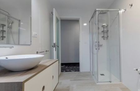 Calle Periodista Azzati, Valencia, Valencian Community 46002 - Photo 4