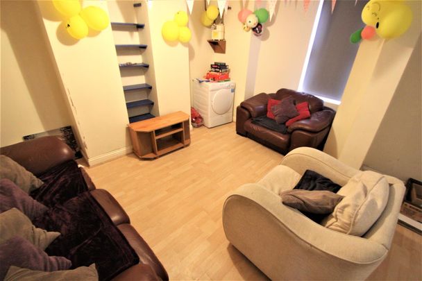 5 bedroom terraced house to rent - Photo 1