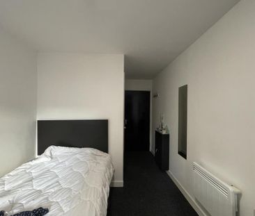 3 bedroom flat to rent - Photo 6