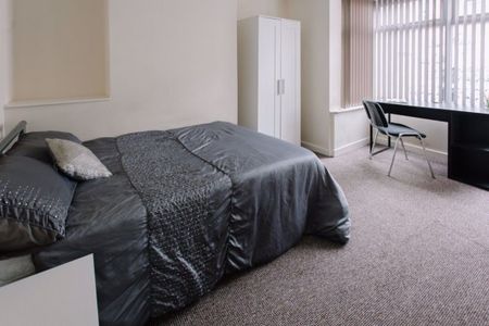 4 Bed - Vermont Street, Hull - Photo 2