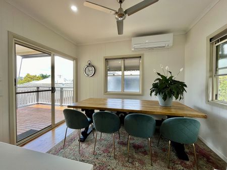 Stylish House Inner City Location! - Photo 4