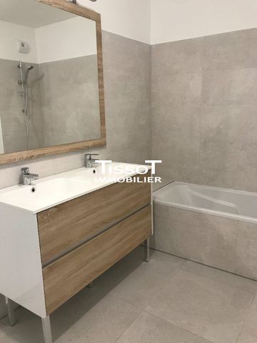 Location Appartement 3 pièces 63m² NIMES 30900 - Photo 3