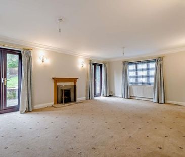 5 bedroom detached house to rent - Photo 2