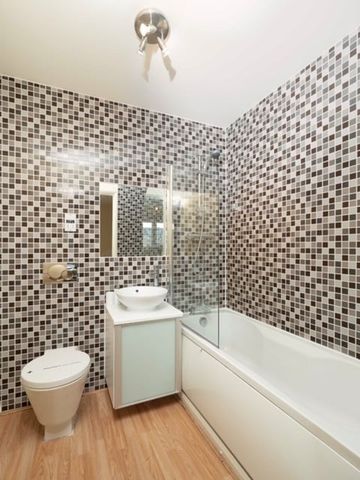 Barrland Court, Pollokshields, G41 1RN - Photo 5
