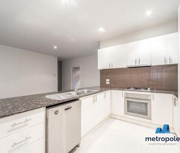 2/6 Howard Avenue, MOUNT WAVERLEY, VIC - Photo 6