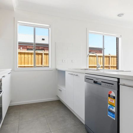 HOME FOR RENT IN THORNHILL PARK - Photo 5