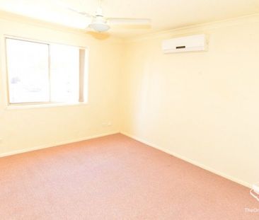 Spacious & Secure Lowset Townhouse in Prime Sunnybank Hills Location - Photo 4
