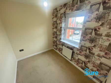 3 bedroom semi-detached house to rent - Photo 4