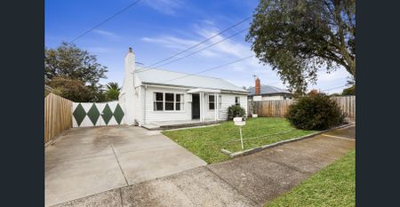 Modern Vintage Charm - Photo 5