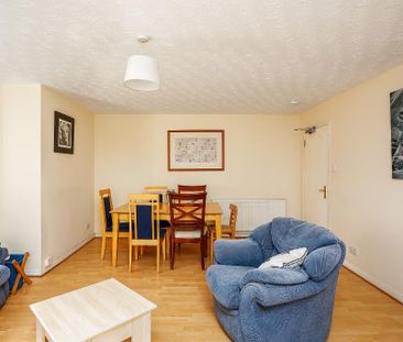 3 bedroom flat to rent - Photo 3