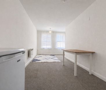 1 Bedroom Flat To Let - HP12 - Photo 2