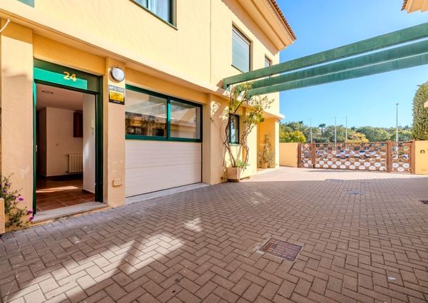 FOR RENT: SPACIOUS AND ELEGANT 4-BEDROOM BUNGALOW FOR LONG TERM