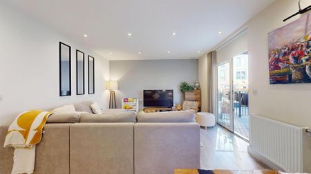 2 bedroom flat to rent - Photo 2