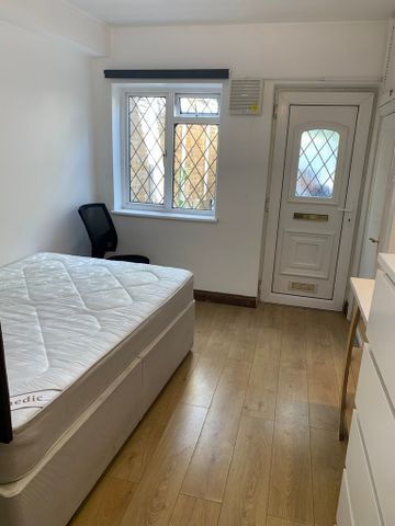 Norwood Road, Southall - Photo 4