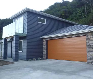 WAINUIOMATA LIVING - Photo 2