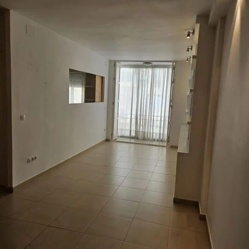 Piso de alquiler en Calle Fernan Sanchez de Tovar, Cruz Roja - Photo 1