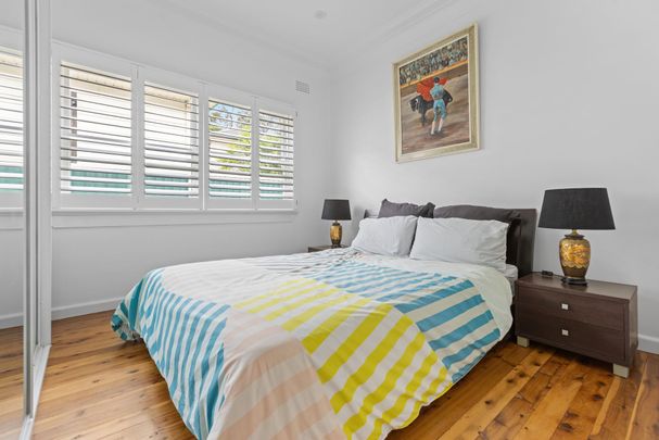 Three Bedroom House For Lease Now! Short walk to Riverwood station and shops. - Photo 1