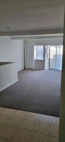 Excelent 3 bedroom, warm, dry and sunny - Photo 2