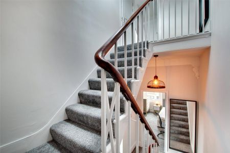 3 bedroom maisonette to rent - Photo 2