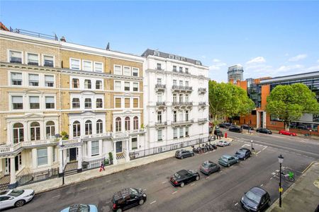 An immaculately presented three double bedroom apartment arranged over the second and third floors of an imposing Grade II listed building in this sought after South Kensington address. - Photo 3