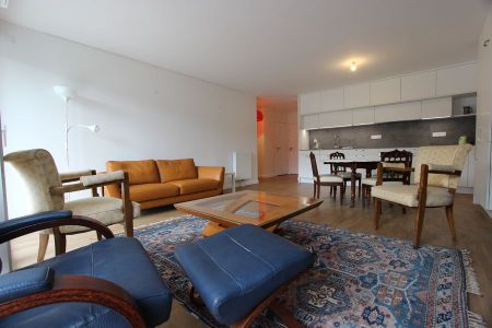 UN T3 MEUBLÉ DANS UNE RÉSIDENCE DE STANDING EN CENTRE-VILLE DE QUIMPER. - Photo 3