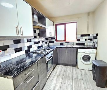 2 Bed Semi-Detached House, Macarthur Close, E7 - Photo 4