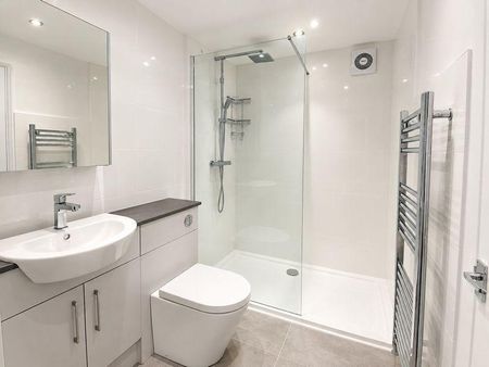 2 bedroom end of terrace house to rent - Photo 3
