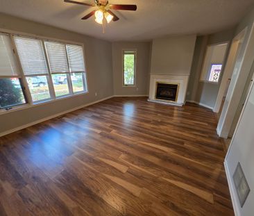 For Lease - 199 Livingstone Street, Barrie, Ontario - Photo 1