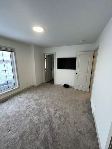 Sylvan Lake 3 Bedroom Newer Townhome – Available Immediately - Photo 4