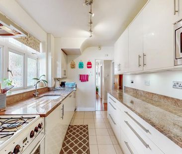 3 bedroom semi-detached house to rent - Photo 2