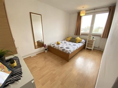 Manchester Road Room A - Photo 1