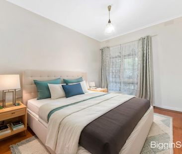Large Family Entertainer in Prime Glen Waverley Location - Photo 5