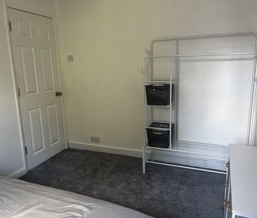 Room in a Shared House, Cholmeley Place, RG1 - Photo 3